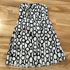 Strapless geometric dress